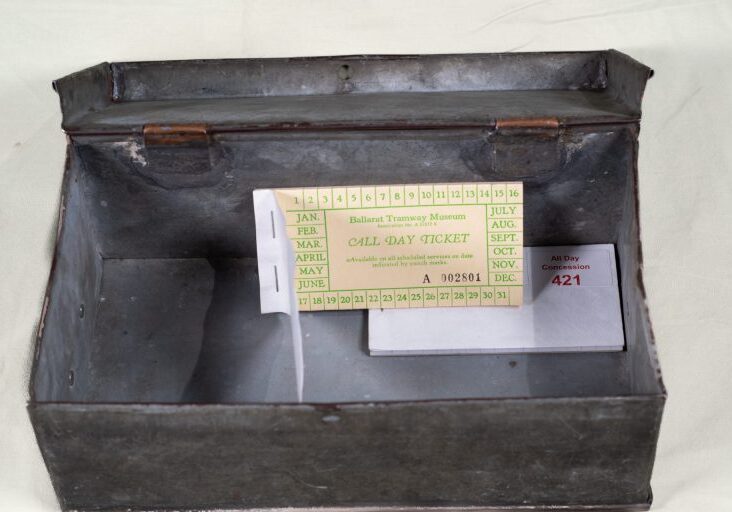 Conductor's outfit tine