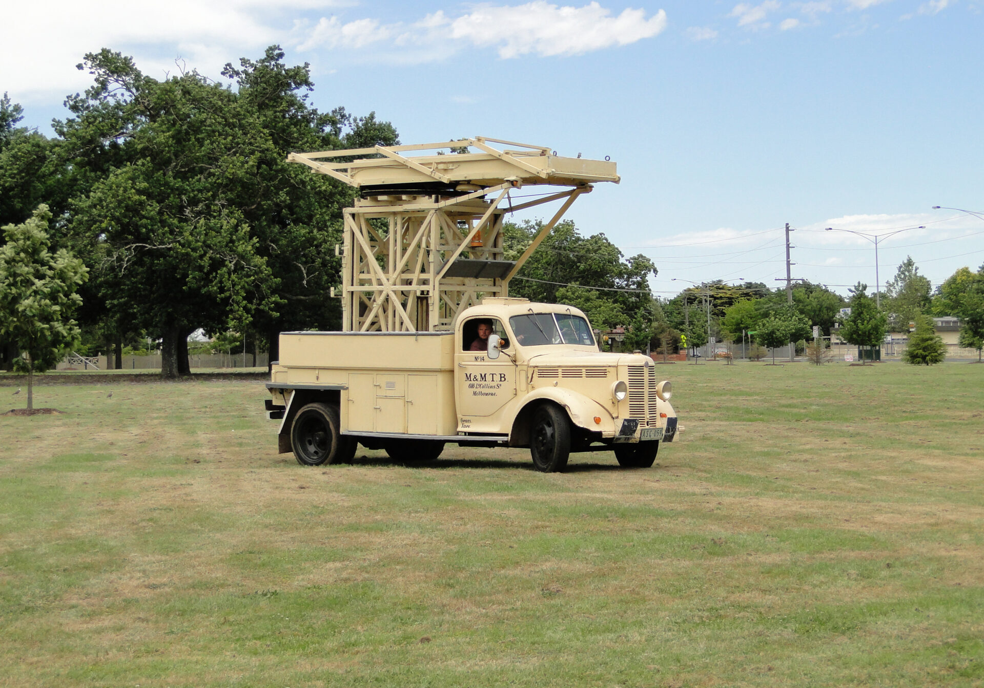 The BTM Tower truck - 8/12/2012 - in the park - photo Peter Waugh