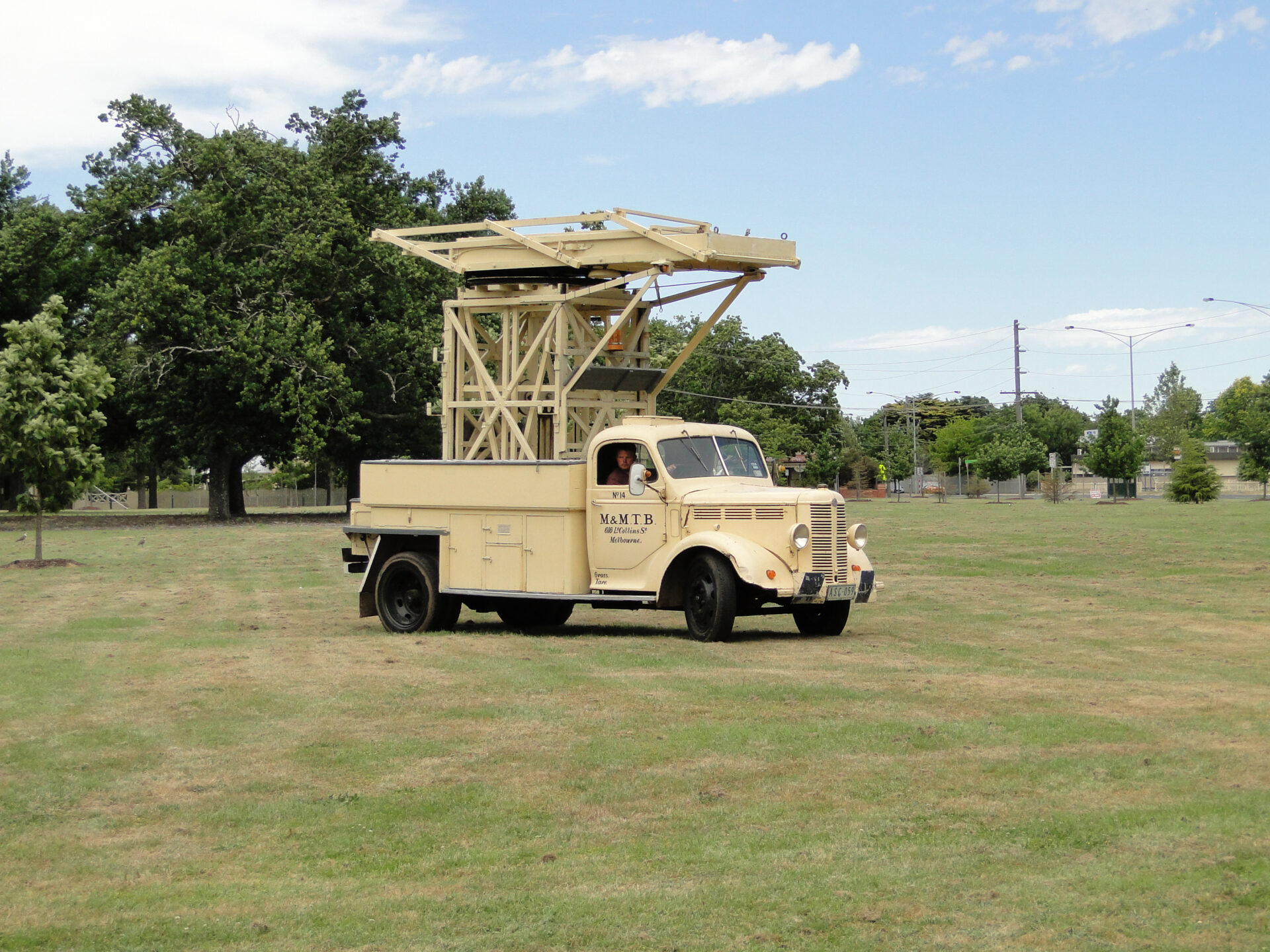 The BTM Tower truck - 8/12/2012 - in the park - photo Peter Waugh